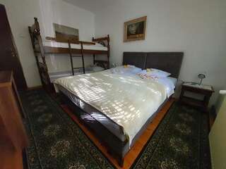 Гостевой дом Guest Accommodation Bakic Колашин Четырехместный номер с видом на сад-9